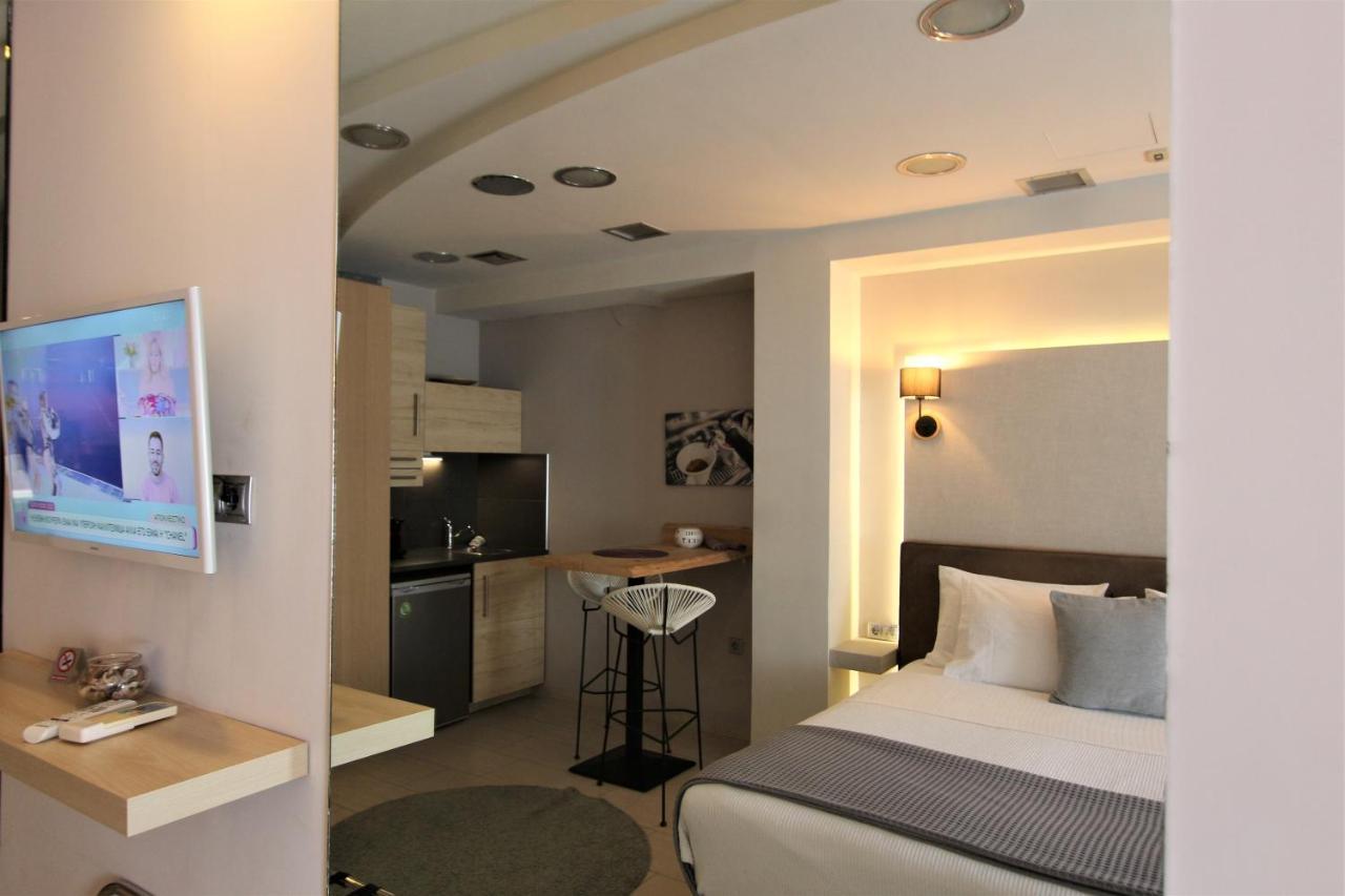 Aiolos Apartments Ermou 64 2Nd Floor Suites Athens Exterior photo