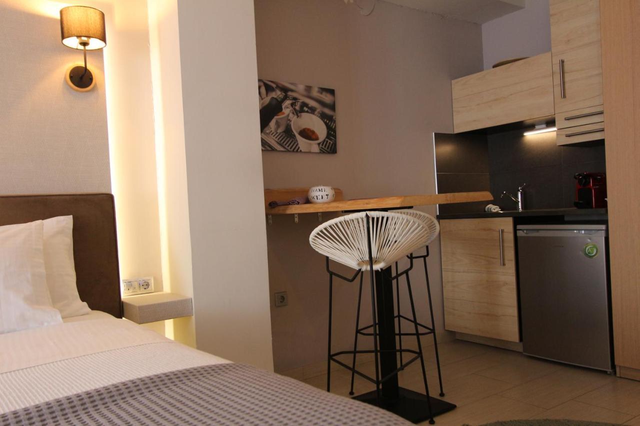 Aiolos Apartments Ermou 64 2Nd Floor Suites Athens Exterior photo